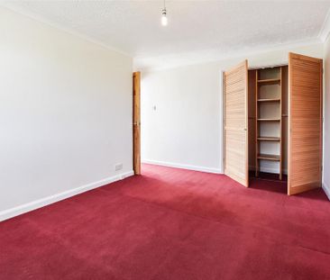 3 bedroom semi-detached house to rent - Photo 6