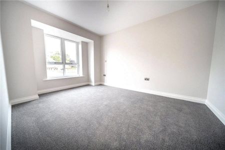 5 bedroom detached house to rent - Photo 2