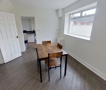 2 bedroom semi-detached house to rent - Photo 2