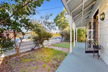 9 Aberdeen Street, Brunswick VIC 3056 - Photo 2