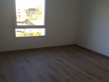 Location Appartement 2 pièces 42m² - Photo 2