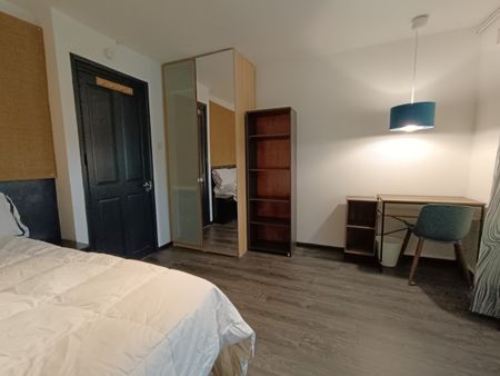 4 Bed Terraced House, Shotton Walk, M14 - Photo 4