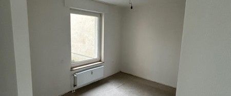 2,5-Zimmer-Wohnung mit schönem, hellem Wohnzimmer NUR mit WBS - Photo 1