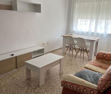 Alquiler de piso en Calle Jazmines - Photo 3