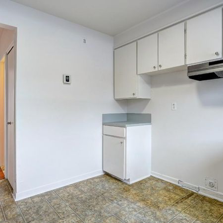 3 1/2 à Ste-Thérèse - internet inclus - libre maintenant ou 1er décembre - Photo 4