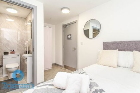 6Bed 6Bath *INC BILLS* Talbot Street, City Centre - Photo 3