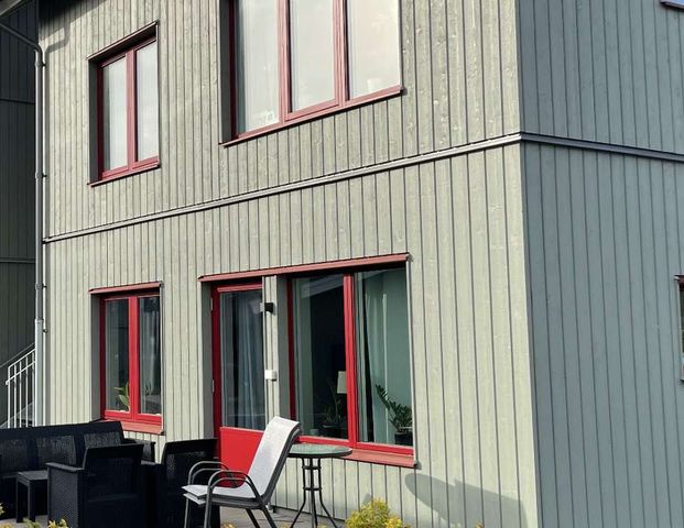 Varmhyra. Hushållel tillkommer. - Photo 1