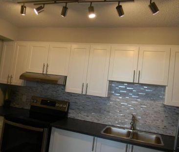 2 Bedroom Condo For Rent In Oshawa - Fully Renovated - Photo 1