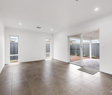 BRIGHT, LIGHT, BALDIVIS DELIGHT - Photo 2