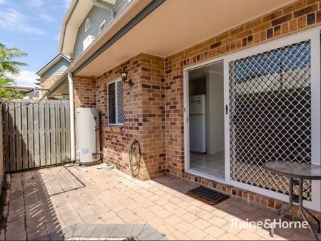 2/13 Yarroon Street, Gladstone Central, QLD 4680 - Photo 5