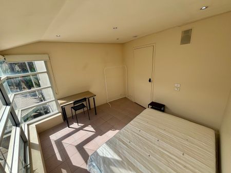 Windsor Gardens - Photo 3