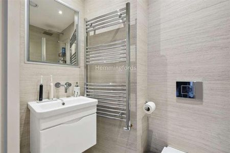 Cambridge House, Mayes Road, Haringay, N22 - Photo 3