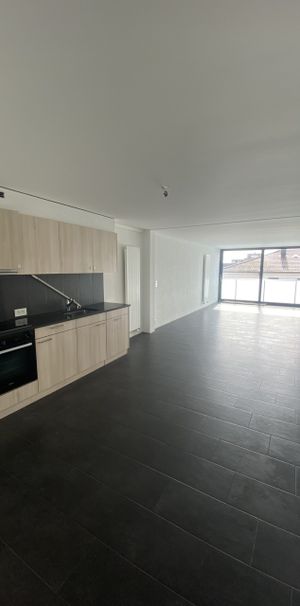 Uttins 17, Peseux - Photo 1