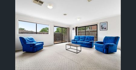 4 BEDROOM FAMILY HOME - Photo 2