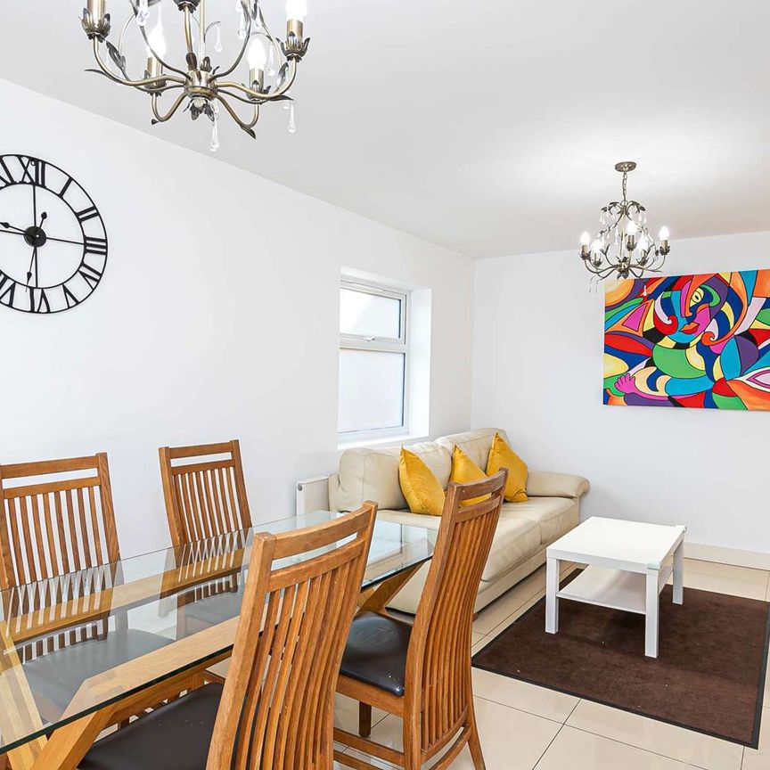 Your Home away from Home Room 4 - Photo 1