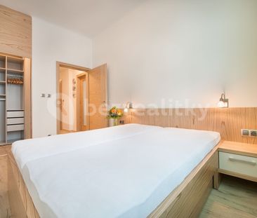 Pronájem bytu 2+kk • 37 m² bez realitkyVrázova, Praha - Smíchov - Photo 2