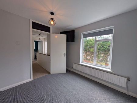 4 bedroom terraced house to rent - Photo 3