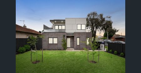 BRAND NEW TOWNHOUSE IN THE HEART OF COBURG - Photo 5