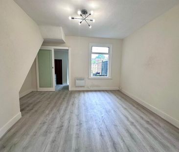 Clive Road, Enfield EN1, London - Photo 1