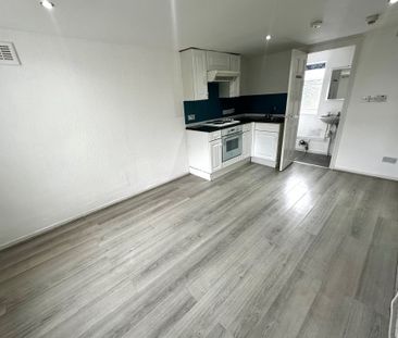 Stanley Avenue, Wallasey - Photo 4