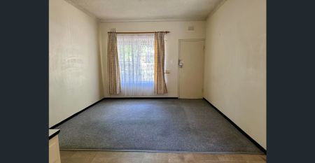 Lower level 2 bedroom unit in Norwood!! - Photo 5