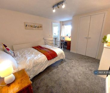 1 bedroom in a house share to rent - Photo 5