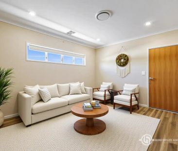 “Modern 5-Bedroom Executive Home in Brentwood Forest” - Photo 5