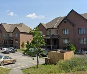 1 room apartment of 111m² in Gatineau - Photo 2