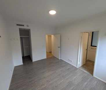 Unit for Rent / 2bed 2Bath 1Car / Rouse Hill - Photo 3