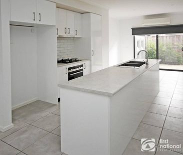 Modern 3-Bedroom Townhouse - Photo 5