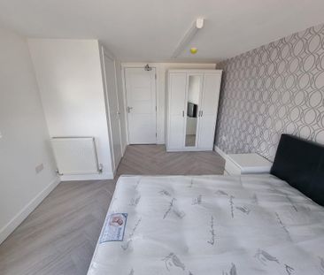 1 bedroom house of multiple occupation to rent - Photo 6