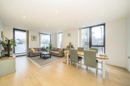 3 bedroom flat to rent - Photo 2