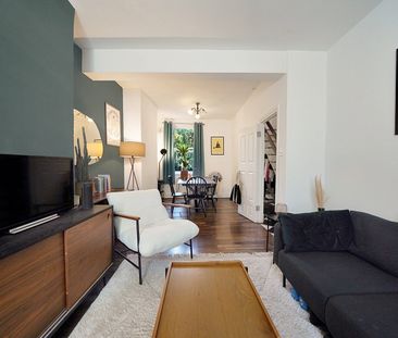 2 Bed Terraced House, Durrant Street, E2 - Photo 2