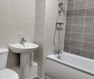 2 bedroom property to rent in Wirral - Photo 2