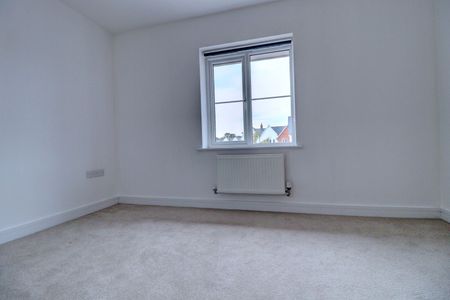 3 bedroom mid terraced house to rent - Photo 4