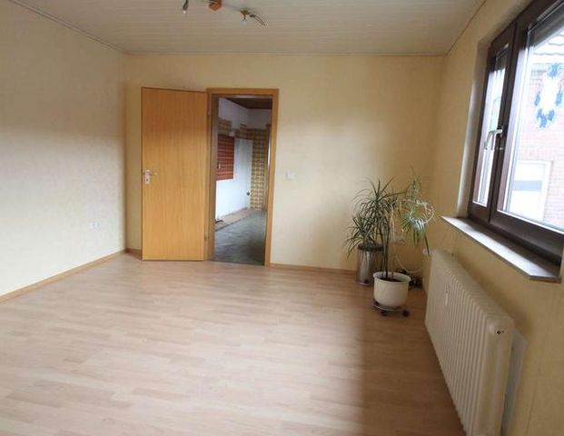 Charmante 3-Zimmer-Wohnung mit Gartenmitbenutzung – ca. 85 m² in zentraler Lage von Hürth-Hermülheim - Photo 1