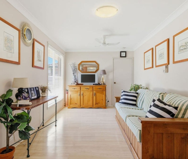 FOR RENT - PICTURE-PERFECT FAMILY HOME - Photo 3