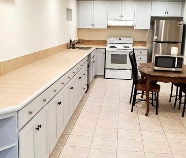 For Lease - 7 Price Street, Richmond Hill, Ontario - Photo 6