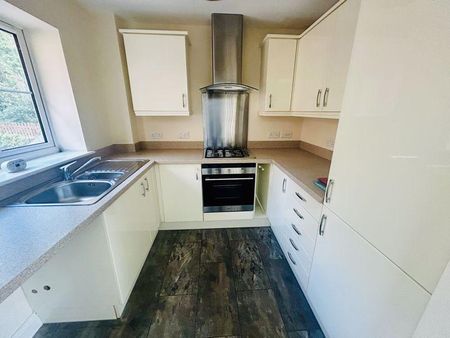 2 bedroom coach house to rent - Photo 3