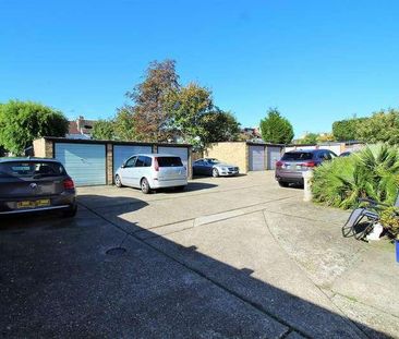 Hampton Court, Lymington Avenue, Leigh On Sea, SS9 - Photo 3