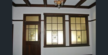 Character & Convenience in Prime Inner-City Brisbane Location - Photo 5