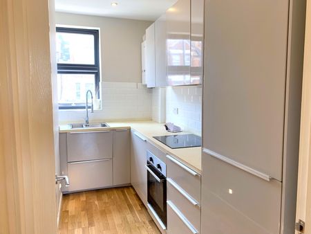 1 Bed Flat, High Street, CR7 - Photo 3