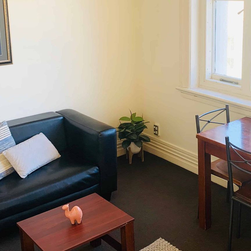Central Auckland Living | Furnished One-Bedroom Apartment - Photo 1