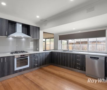 Spacious Home in Prime Oakleigh South Primary School Zone - Photo 4
