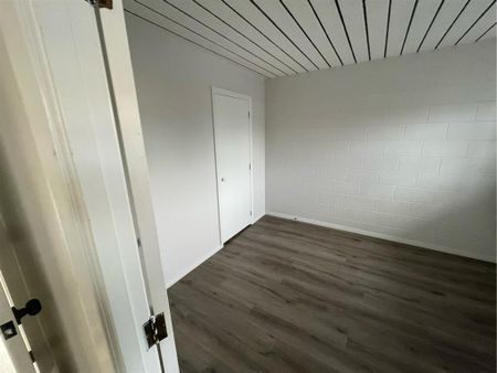 Unit 4, 553 Hillside Road, Caversham, Dunedin - Photo 2