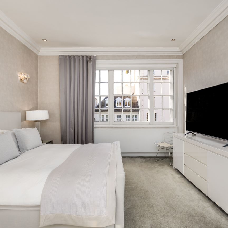 Bright First-Floor Home on Eaton Place - Photo 1