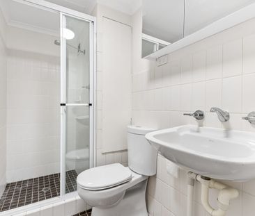 Modern, Light-Filled Studio in the Heart of Bondi Junction - Photo 2