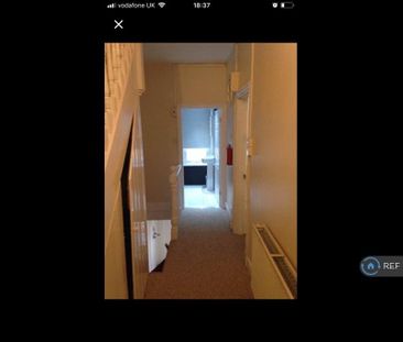 1 bedroom in a house share to rent - Photo 6