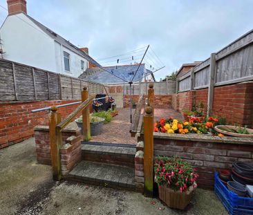 2 bedroom terraced house to rent - Photo 4