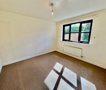2 bedroom semi-detached bungalow to rent - Photo 3